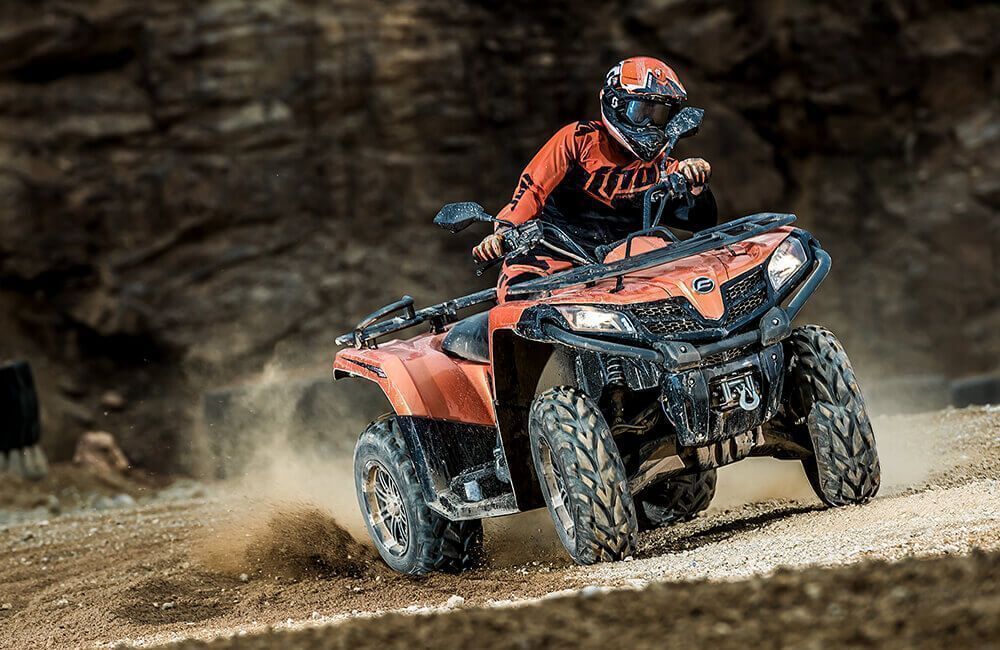 vožnja CFMOTO vozila u prirodi CFMOTO 2