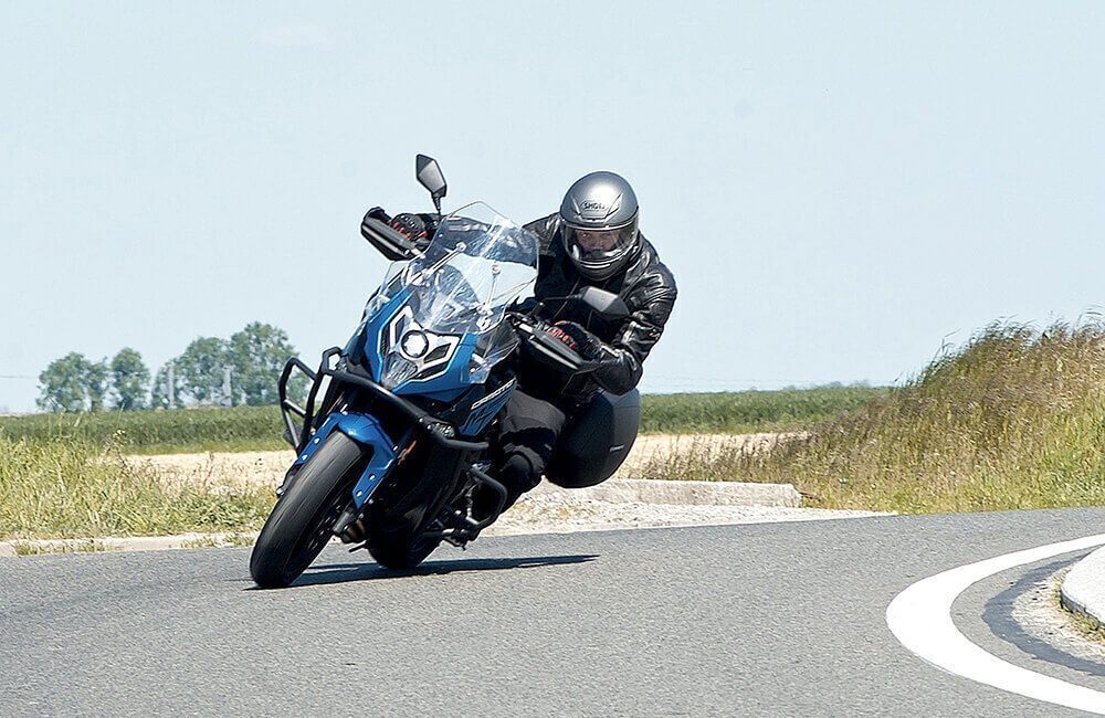 vožnja motocikala za početnike CFMOTO 3