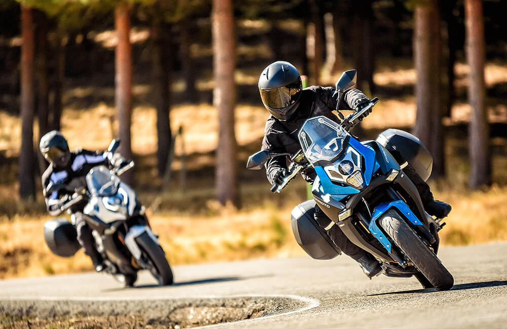 vožnja motocikala za početnike CFMOTO 4