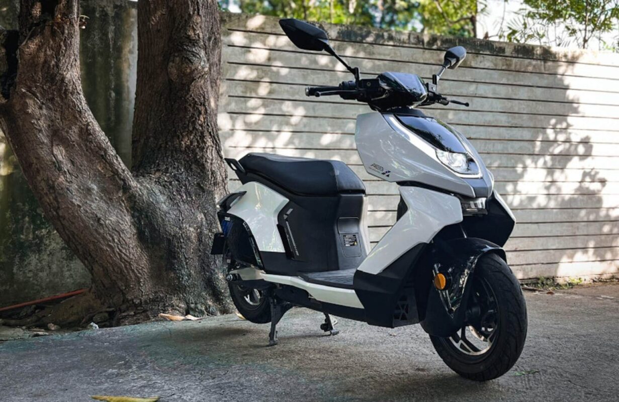 električni skuter zeeho