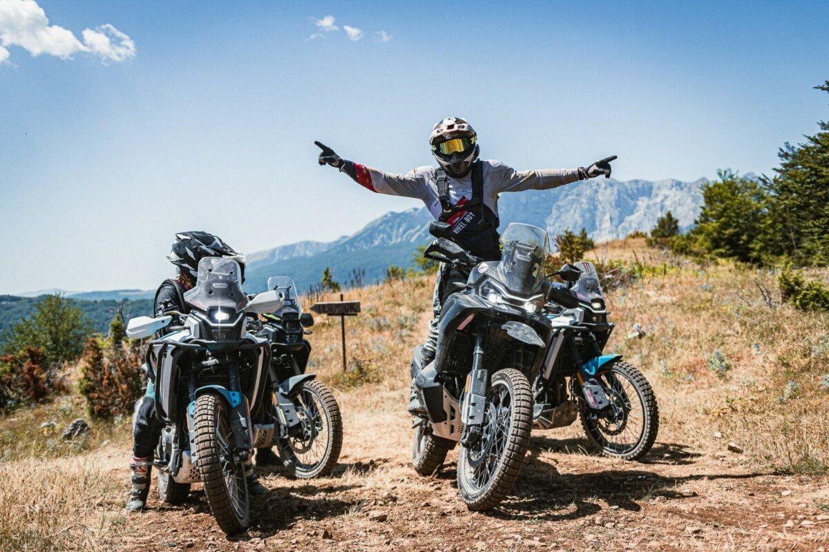 cfmoto adv summit